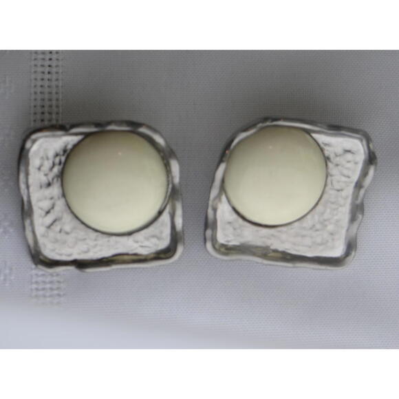 Vintage Les Bernard Signed Silver Tone and Cream Clip-On Earrings Lot 3 - Picture 9 of 9